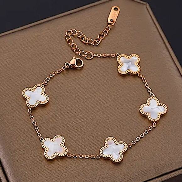 Stampd Jewelry - Gold Four Leaf Clover Bracelet Mother of Pearl Luxury